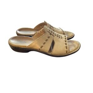 Clark Women's Sandals/ Size 9W Beige Embroidered Casual